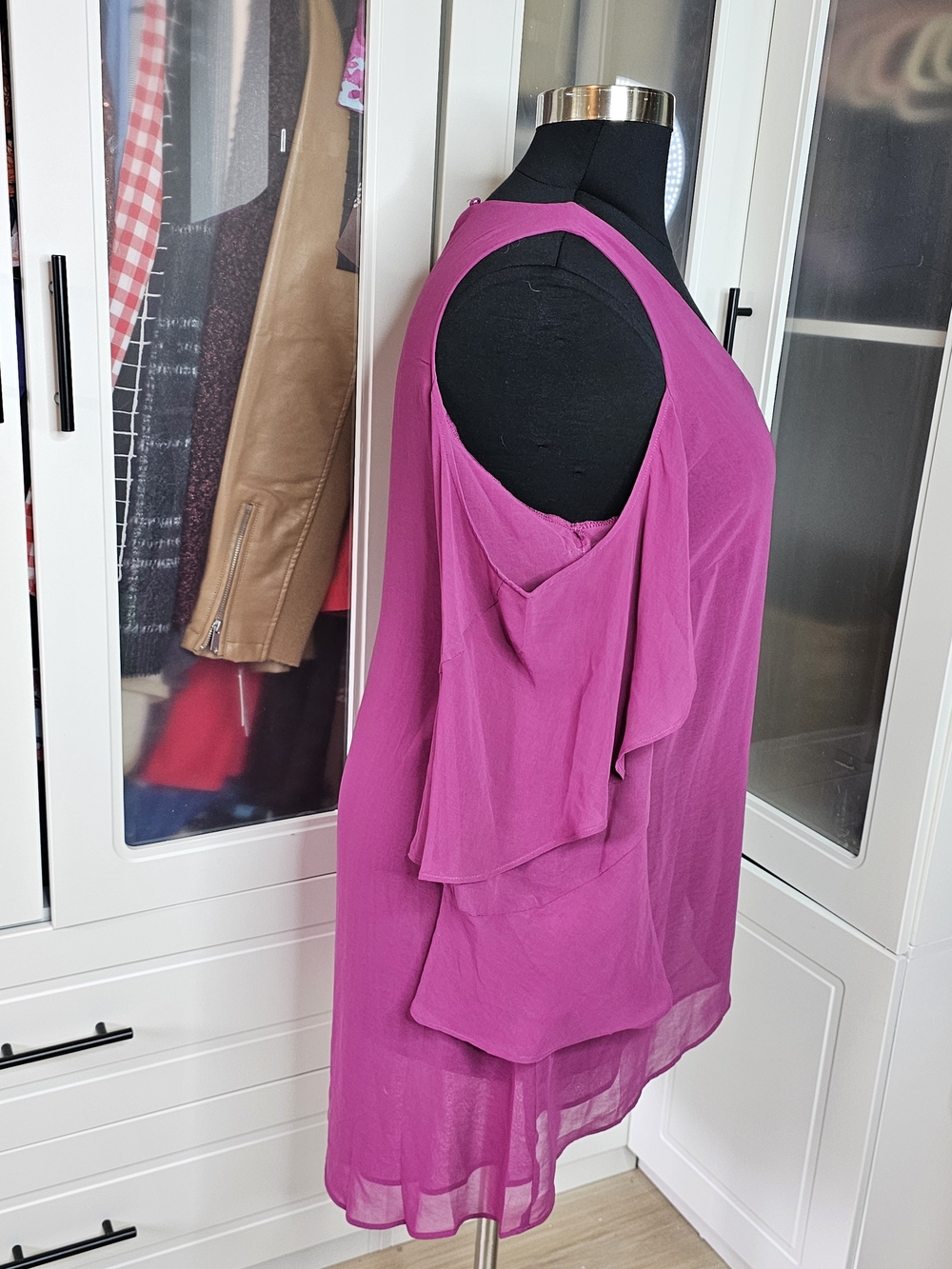 NWT City Chic Sangria Cold-Shoulder Ruffle Sleeve Blouse - Picture 2 of 5